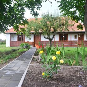 Mákvirág Vendégház Tiszabábolna