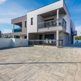 Apartment Spanic 1 Vir