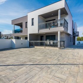 Apartment Spanic 1 Vir