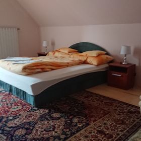Marika Apartman 2 Lesencetomaj