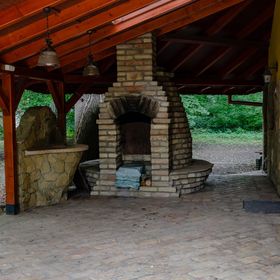 Tölgyfás Vendégház Makó