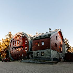 Hotel Obří Sud Dlouhý Most