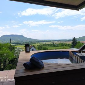 NaphozHolddal Apartman Kisapáti