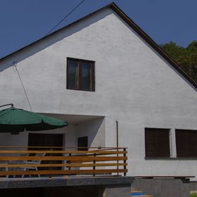 Játékbarlang Vendégház Balatonakarattya