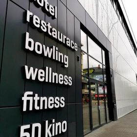 HOTEL SMETANOVA OBCHODNÍ GALERIE Vsetín