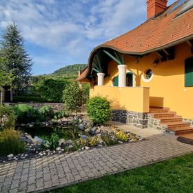 Bed & Badacsony Apartman Badacsonytördemic