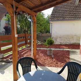 Kisház Üdülőház Bár 