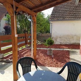 Kisház Üdülőház Bár 