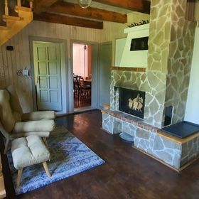 Casa Dintre Brazi Comandău