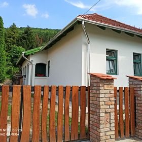 Eszkála Vendégház Uppony