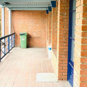 Piac Téri Turista és Munkásszállás Dunaújváros