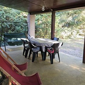 Samodzielny dom z ogrodzoną działką nad jeziorem Głuszyńskim