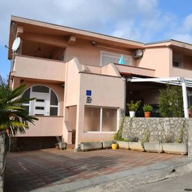 Apartman Luis Pinezići