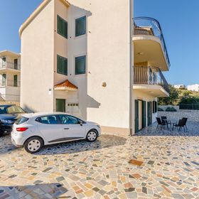 Apartments Mia Arbanija