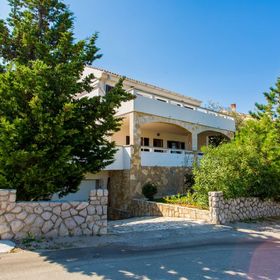 Apartmani Brnić Ž. Šilo