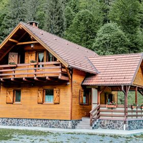 Central Chalet Vărșag