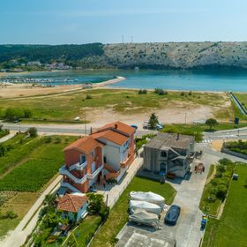 Apartments Lino Lopar