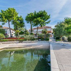 Apartment and Rooms Franka Zaboric