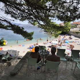 Apartments Postira uz more