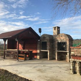 Joe Bácsi Rezidenciája Kisharsány