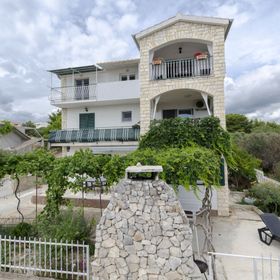 Apartment Darija Primosten