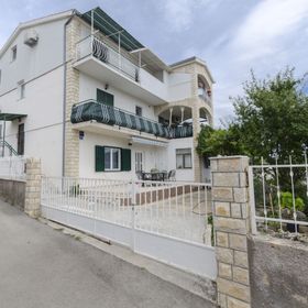 Apartment Darija Primosten