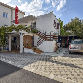 Apartments Cvitic Rogoznica