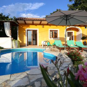 Ház Családok Részére Medencével Ripenda Verbanci, Labin - 16583 Ripenda Verbanci