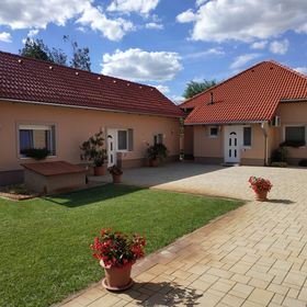 Fekete Virág Vendégház Mórahalom