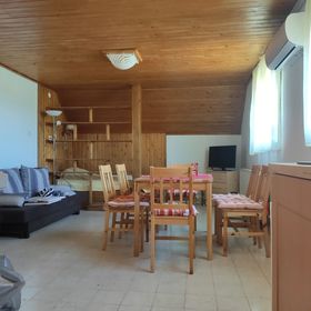 Kristály Apartmanház Vonyarcvashegy