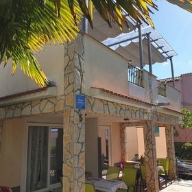 Apartmanok Biseri Mora Njivice