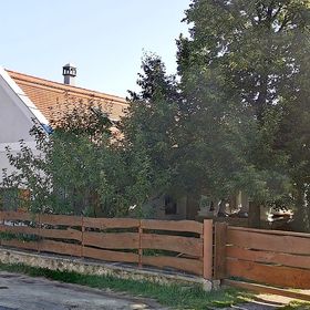 Hársfa Home Vendégház Mencshely