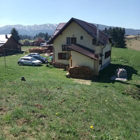 Casa În Vârf Fundățica