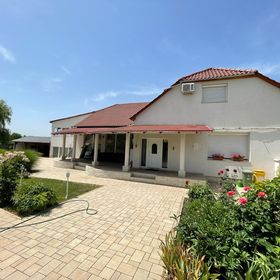 Battonya House Battonya