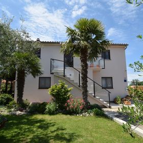 Apartments Aki Milovčići