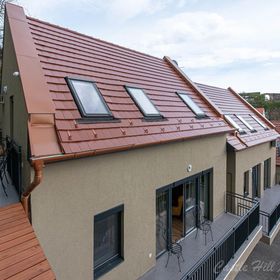 Castle Hill Apartments**** Eger