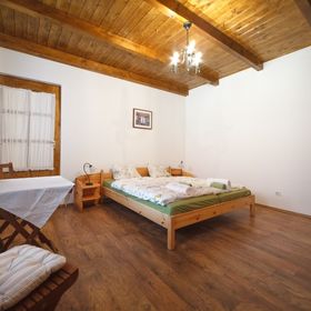 Huber Vendégház Györköny