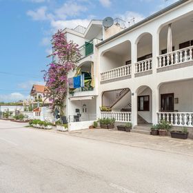 Apartman Sveti Filip i Jakov - CDA816