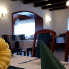 Hat Testvér Fogadó Dömsöd