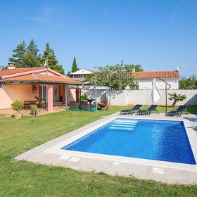 Vendégház Valbandon - CIF541