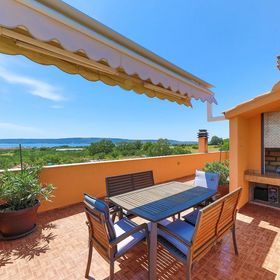 Apartman Kaštel Novi - CDC477