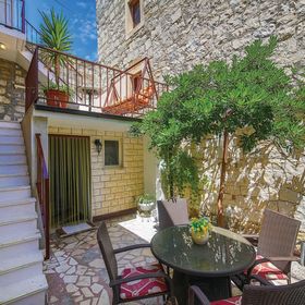 Apartman Kaštel Kamblelovac - CDE389