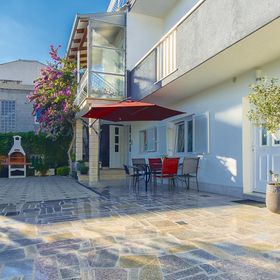 Apartman Dugi Rat - CDE694