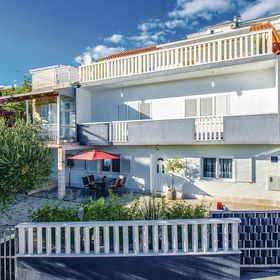 Apartman Dugi Rat - CDE694