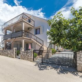 Apartman Okrug Gornji - CDC086