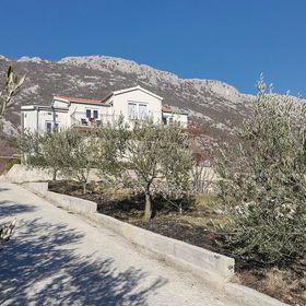 Apartman Gata - CDF507