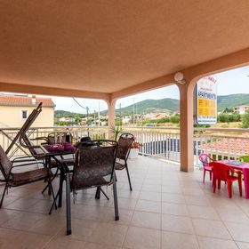 Apartman Kaštel Novi - CDT013