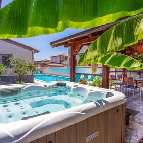 Vendégház Valbandon - CIF775