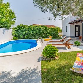 Vendégház Valbandon - CIF823