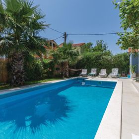 Vendégház Kaštel Lukšić - CDE002